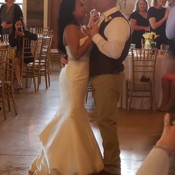 Worn once, no longer need it. - Picture 4 of 4